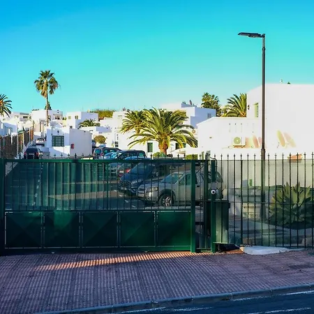 Sky And Sea Loma - Pool And Terrace With Sea View - By Lanzarote Feriehus *