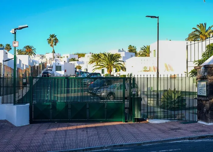 Sky And Sea Loma - Pool And Terrace With Sea View - By Lanzarote Feriehus *